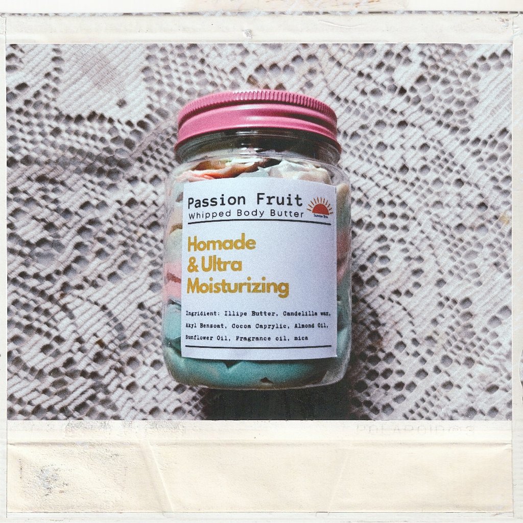 abibahimzi's tweet photo. Review Passion Fruit Whipped Body Butter
by Sunrise Bite

Aku bukan expert, jadi maaf kalau reviewnya tidak tersampaikan dengan baik. Aku orang awam yang mendapatkan kesempatan untuk mencoba body whipped ini setelah war 1 menit. Terima kasih untuk Kak @BercocotTanam https://t.co/7MXYCJAu6E