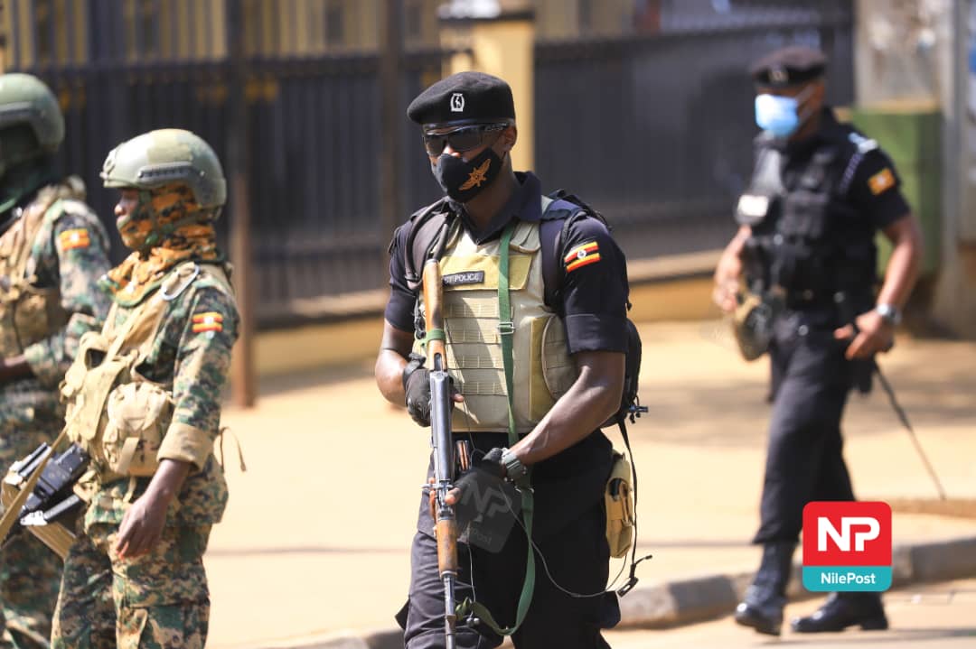 Fireliglntfi's tweet photo. Parliamentary Avenue cordoned off by security following an explosion at Jubilee Insurance House 

📷: @francis_isano 

#NBSUpdates https://t.co/GEF9gagSaV