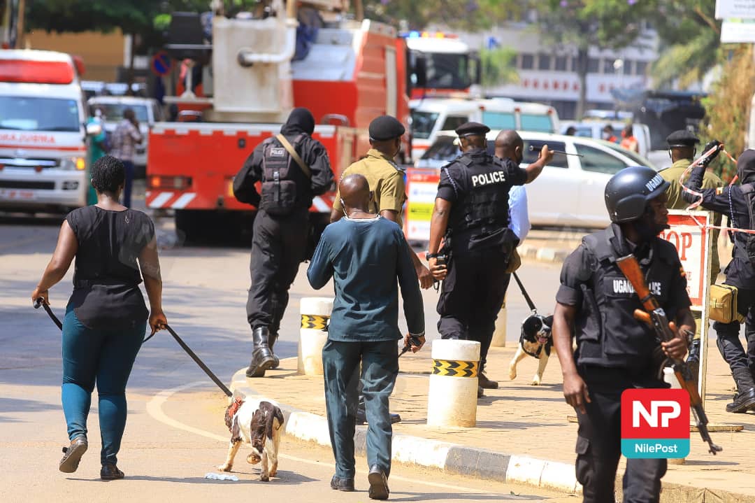 Fireliglntfi's tweet photo. Parliamentary Avenue cordoned off by security following an explosion at Jubilee Insurance House 

📷: @francis_isano 

#NBSUpdates https://t.co/GEF9gagSaV