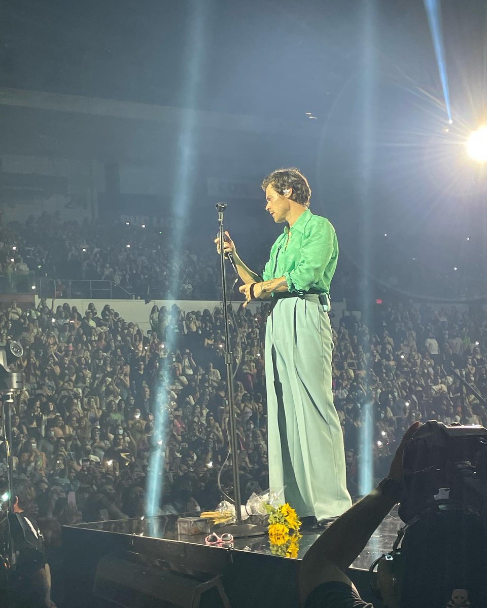 lleilaii's tweet photo. ily @Harry_Styles https://t.co/ruulfoNt8u
