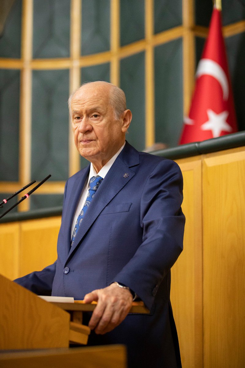 CHP yönetimi terörist Demirtaş'la, sorosçu Kavala'yla helalleşmiş, cezaevinden çıkmalarını istemiştir.

Liderimiz Sayın Devlet Bahçeli