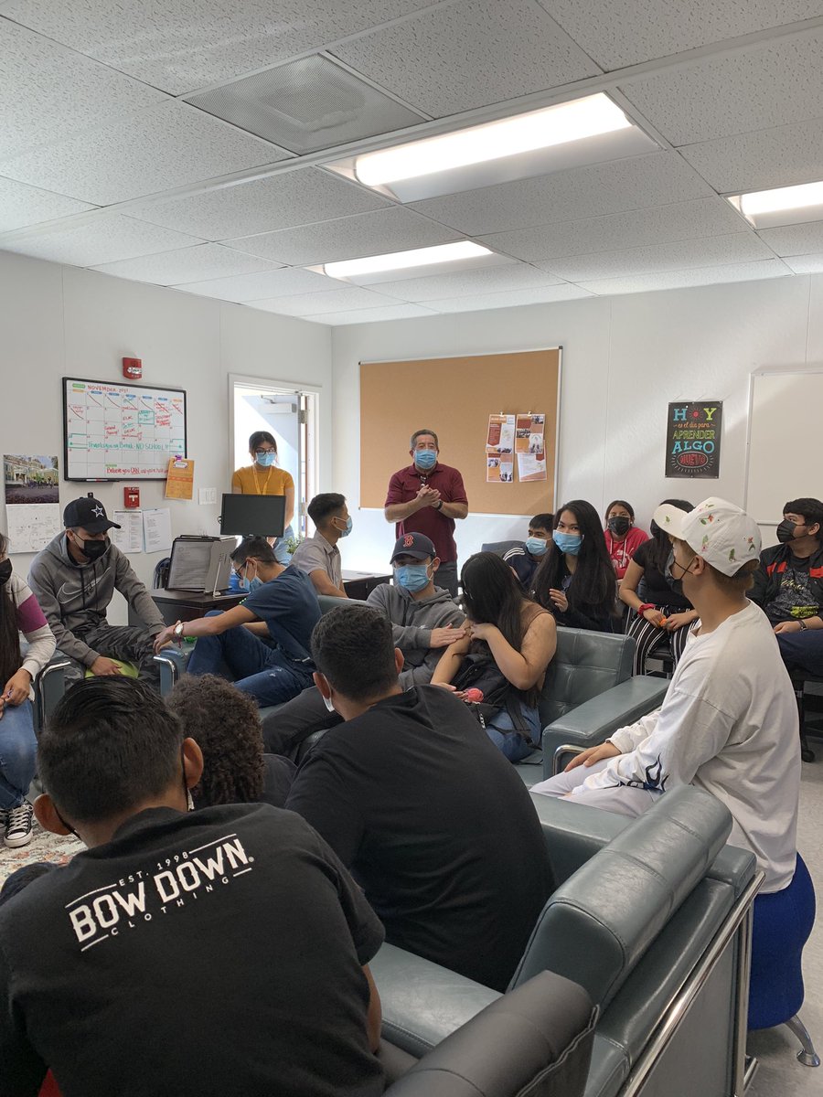 ouhsdmaestra's tweet photo. At the Pre Inauguration of our #WelcomeCenter #OxnardHigh on Friday, we recognized some our #SLIFE and #ELD Ss’ Academic Achievement for Qtr 1. I talked about what I admired about each one of them &amp; it felt amazing to see them feel proud of themselves! @OxnardUnion @RichardUrias https://t.co/DsiXuJtKYX