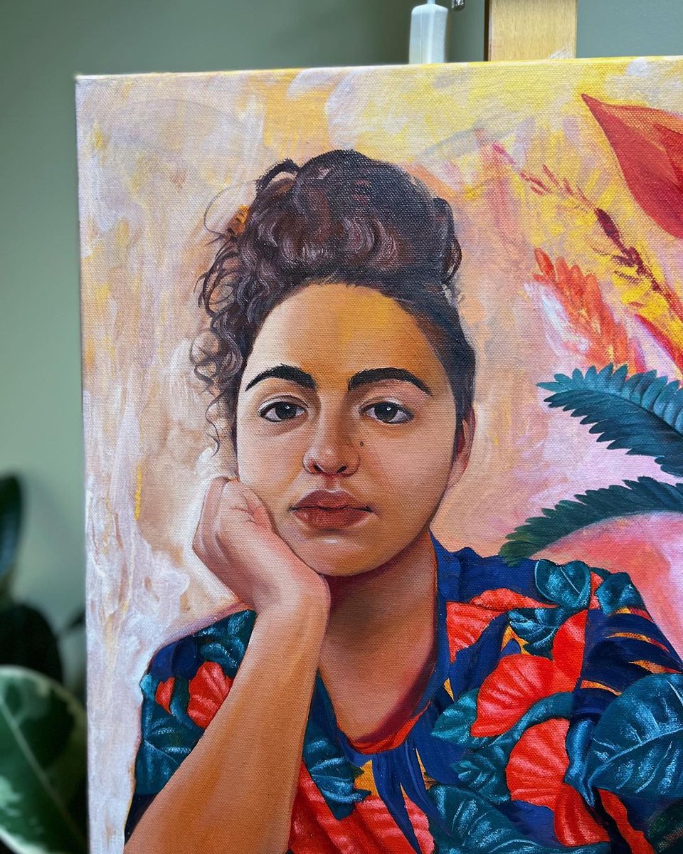 iammosessa's tweet photo. Left my self portrait for awhile so that I could work on other things and coming back to it now, it feels complete in its incomplete state. Treating this as ‘done’ (for now) because I think it has served its purpose (for now) 

#foreverwip #oilpainting #artistsontwitter #art https://t.co/u30YF81yMH