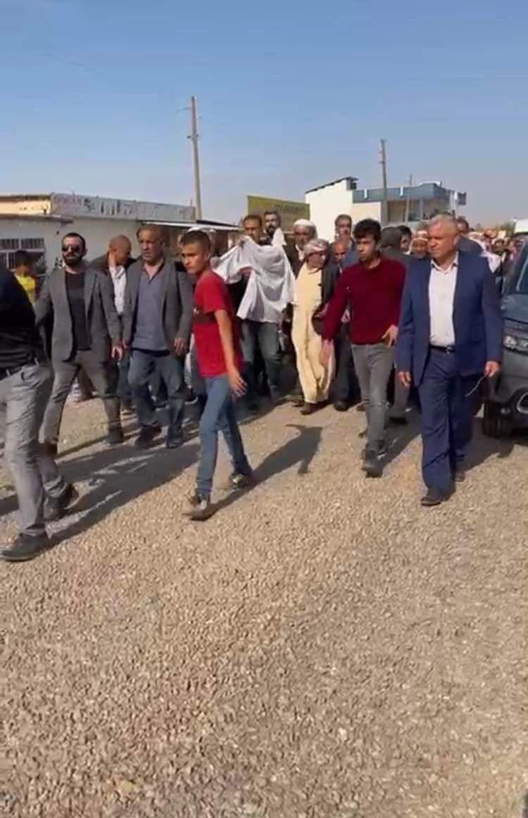 Av_Akdogannnn's tweet photo. Tarihte devlet kurumuş #Bini_İcil_Aşireti ecdadına yakışır şekilde çağlar öncesi aldığı misyonu barış,huzur,sulhta öncülük etmesiyle çağımızdaki önderlik sancağını taşıyor
#Halava aşireti mensubu Maskan ile Dara ailesi arasında yaşanan kan davasını Aşiretimiz önderleri bitirdi. https://t.co/RVera7qe7c