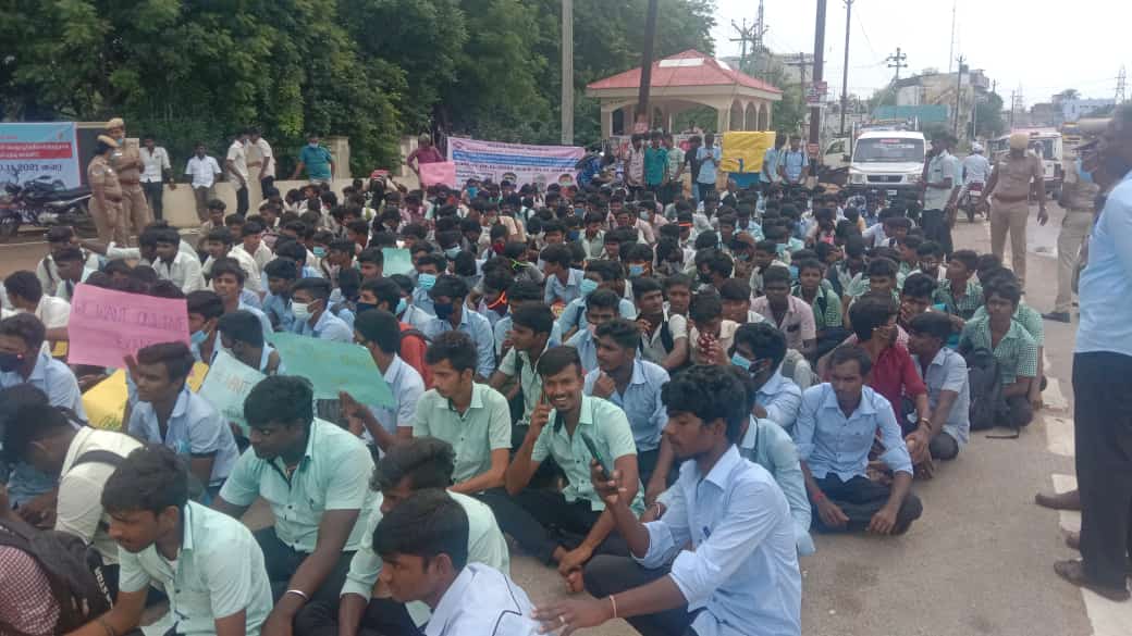 samabangu's tweet photo. #WeWantOnlineExams #MKStalin @news7tamil @KPonmudiMLA @Anbil_Mahesh @mkstalin @sunnewstamil @PTTVOnlineNews @ThanthiTV @polimernews @Udhaystalin @CMOTamilnadu https://t.co/kFIFBWmFvo