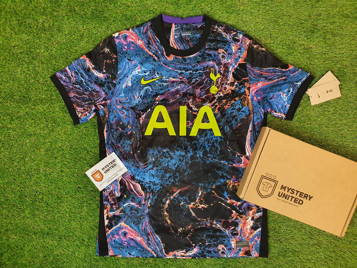 MysteryUnitedEU's tweet photo. Plaatst #Oranje zich voor het #WK2022 vanavond? 🏆🇳🇱 Dan geven wij een #mysteryvoetbalshirt weg! 👕

Doe jij mee?
✅ Volg @MysteryUnitedNL 
🔄 Retweet

Direct bestellen? ▶️ https://t.co/NtayvqTwDM
Veel succes! 🦁🟠 #NEDNOR https://t.co/QHlYwn9une