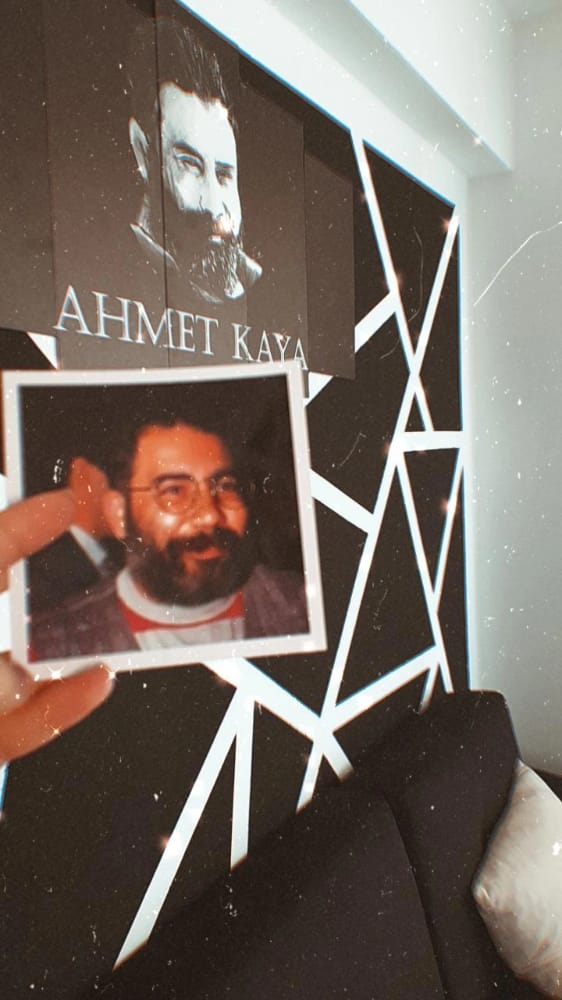 Gökyüzümde de sen varsın...

#AhmetKaya