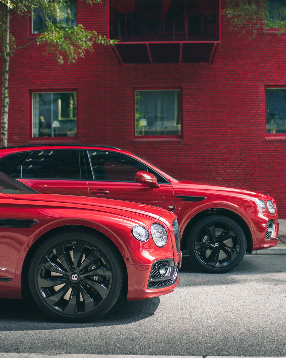 BentleyMotors's tweet photo. The #ContinentalGT and #Bentayga are a match made in heaven. #WorldOfBentley | 📸: Tim Foster https://t.co/5sEPZ4nOhE