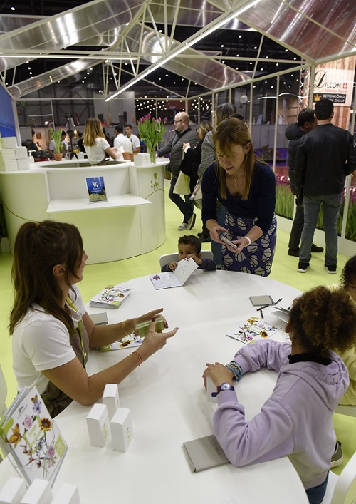 #levarauxautomnales
Le Département du Var participe au salon <a href="/Automnales/">Les Automnales</a> de #Genève afin de faire la promotion de la filière horticole varoise. 
Quelques zooms sur les ateliers enfants.
#departementduvar #lesautomnales #horticulture #levar #fleurs
