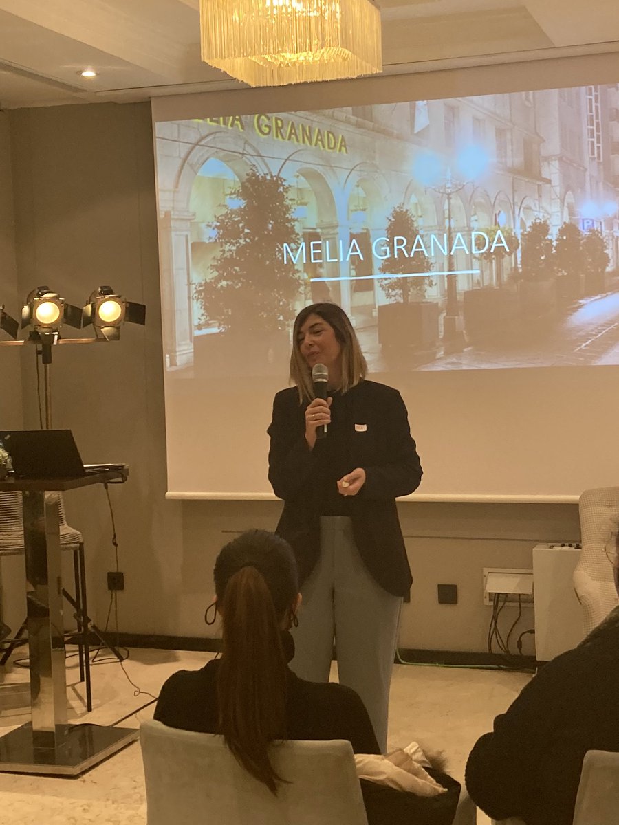 Dina Salazar tweet media