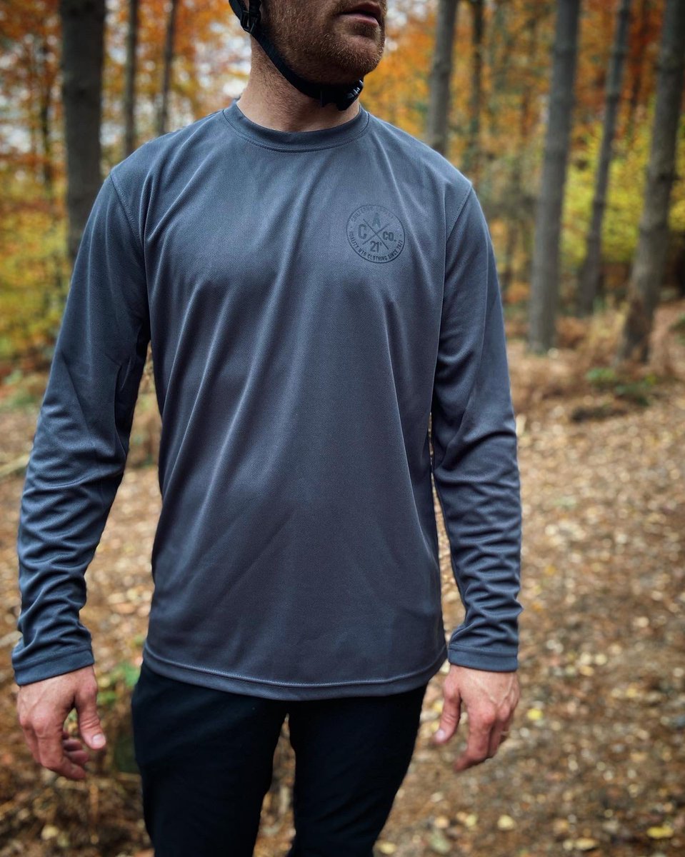 ***WIN*** #mtb jersey giveaway for #blackfriday 
2 jerseys to be won… Head to Chilterns Apparels Instagram page instagram.com/chilternsappar… to enter! #croxleygreen <a href="/inrickmansworth/">Rickmansworth</a> #chorleywood #mountainbiking #cycling #mtbclothing #tring #wendover #chilterns #rt #Competition