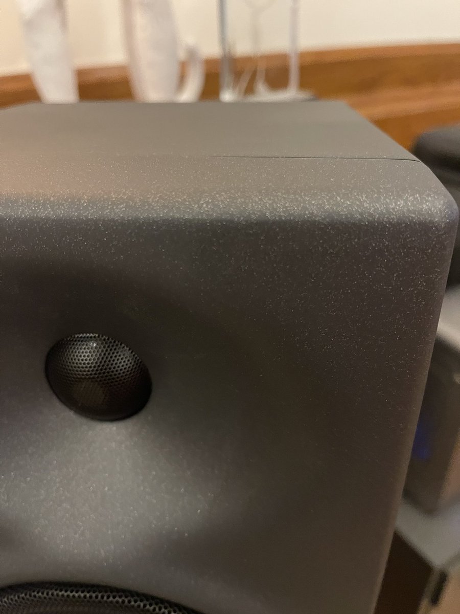 RobertStrefford's tweet photo. @Sennheiser_UK I was sent a replacement kh120a under the out of warranty repair programme, only problem - finish of the new one you sent doesn’t match my old one from 2011, also logo is different. Now I have two different colour/texture monitors on my desk. Can you help? https://t.co/hLRUF5u2Uq