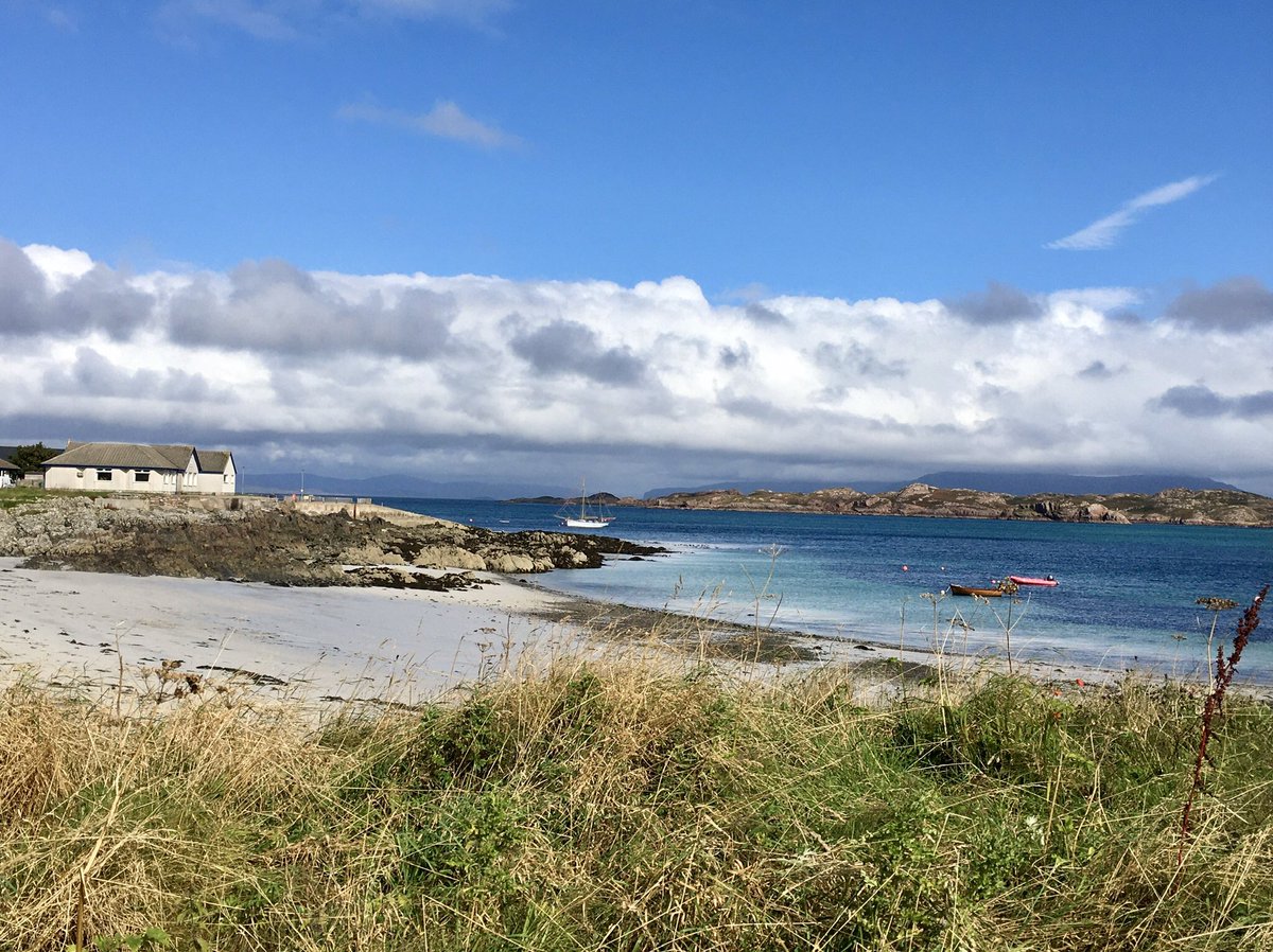 RoyallMargaret's tweet photo. For today’s #TopTweetTuesday, @blackboughpoems and host today @hibahshabkhez (thanks for reading our poems), I’m offering a haiku sequence from my forthcoming travelogue/memoir/journal ‘Immersed In Blue’ ( from #Impspired). https://t.co/yi3Gdxx4Xz