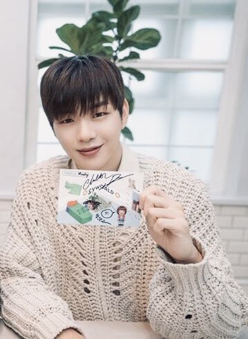 (˘̩̩̩ε˘̩ƪ) 好可愛好可愛好可愛
#kangdaniel #MAMAVOTE