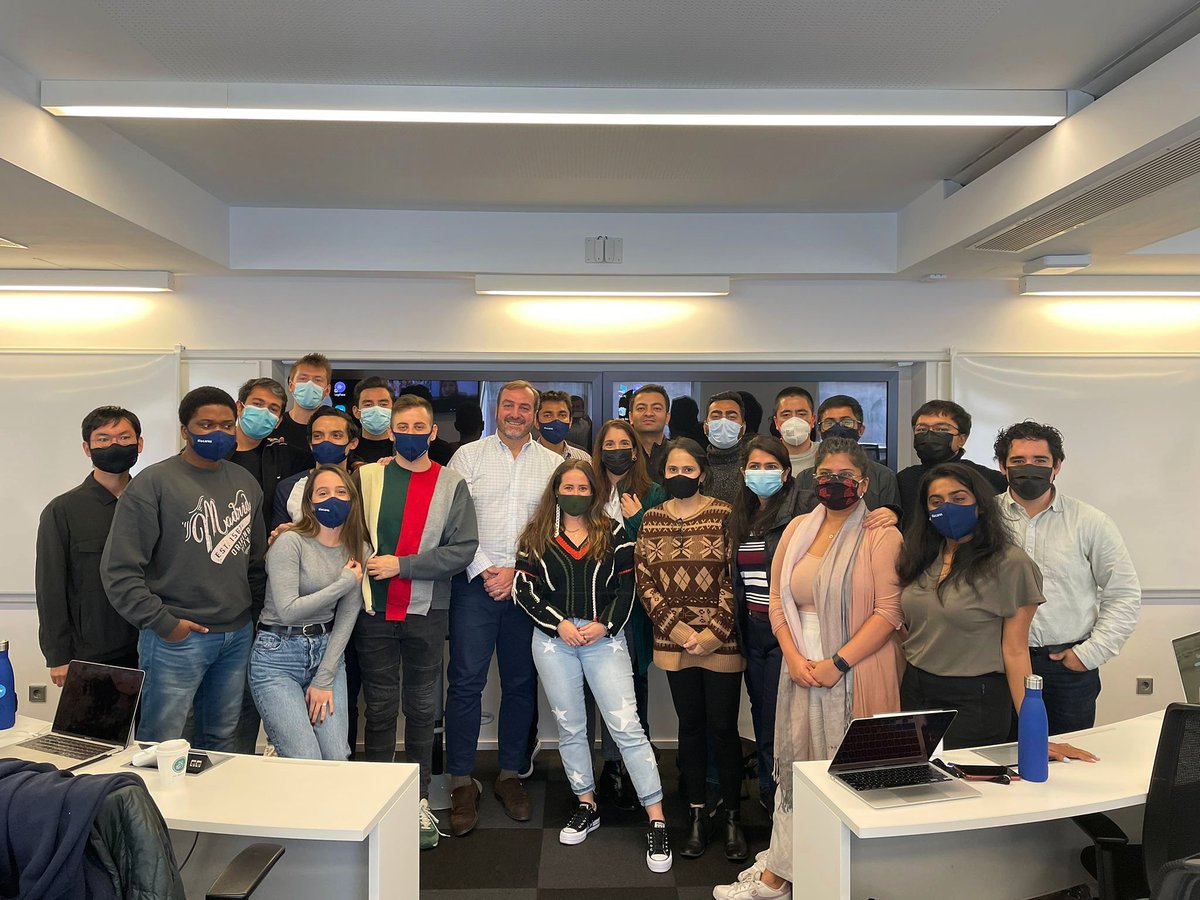 iehumanities's tweet photo. ¨I really think that tech companies can do well and also do good,¨ stated Angel Sáenz de Cenzano, CEO of
@LinkedIn Spain, during his visit to our #CriticalThinking course in the #TechMBA.
#IEhumanities
#WeAreIE
@IEbusiness https://t.co/qbcVU1Hmer