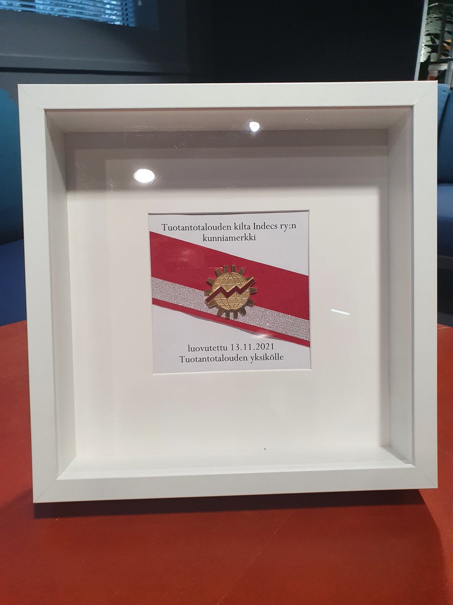 Tuotantotalouden kilta Indecs juhli viikonloppuna 35. vuosijuhliaan ja luovutti Tuta-yksikölle kunniamerkin kiitokseksi hyvästä yhteistyöstä henkilökunnan ja opiskelijoiden välillä. Arvostamme tätä suuresti, kiitos <a href="/indecsry/">Indecs ry</a>! #tuta <a href="/MAB_TampereUni/">Johtamisen ja talouden tiedekunta</a> @TampereUni