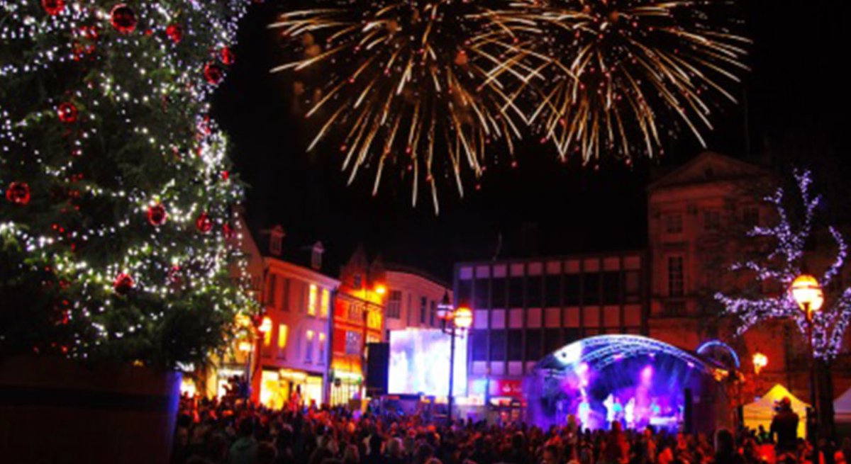 Staffordbc's tweet photo. It's the Christmas Lights Switch on Show in #Stafford this Saturday (20 November).
Entertainment begins on the stage in the town's Market Square from 3pm before the lights are switched on by Borough Mayor, Cllr Tony Nixon
Find out all that's going on from https://t.co/t4IGDNFfz2 https://t.co/XGkaxhQruQ