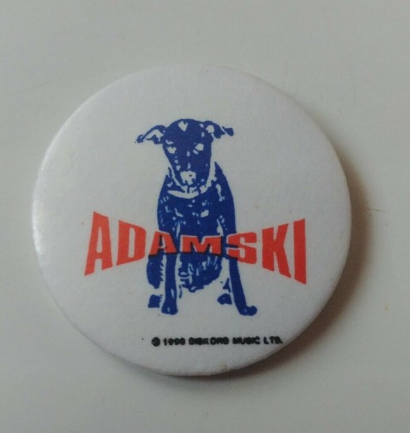 OfficialAdamski's tweet photo. Time Capsule Tuesday: an unofficial badge from back in the day featuring Dis the dog!
_ADAMSKI HQ
.
.
#adamski #badge #dogsofinstagram #oldskool #poptrash #dancemusic #livemusic #rave #acidhouse #producer #dj #Memorabilia https://t.co/oF6hnpmrLe