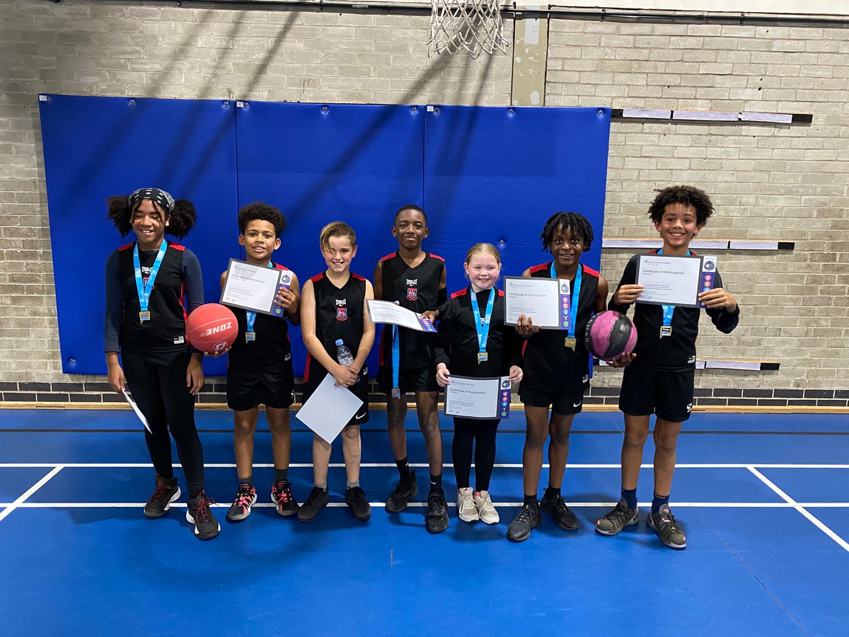 woodheysprimary's tweet photo. Two amazing weeks of Basketball for Woodheys! Joint top of league 1, but losing out narrowly on goal difference for overall 1st place. The B team then came out on top as league 2 winners! Both teams demonstrated amazing togetherness, hard work &amp; resilience 👏🏼🏀🏆. @TraffordSSP https://t.co/7LqZ8RHp7t