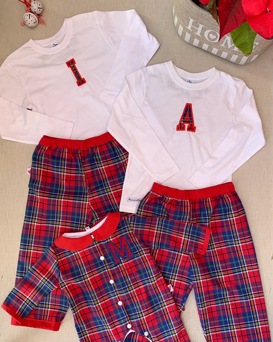 MamaMiSol's tweet photo. Seguimos con nuestros conjuntos monísimos de #pijamasajuego personalizados ☺️
•
#diseñatupijama para estas navidades en ➡️https://t.co/02bwzQ4Hnz⬅️
•
#pijamasiguales #pijamasnavidad #pijamasmamamisol https://t.co/itE3DcF48M