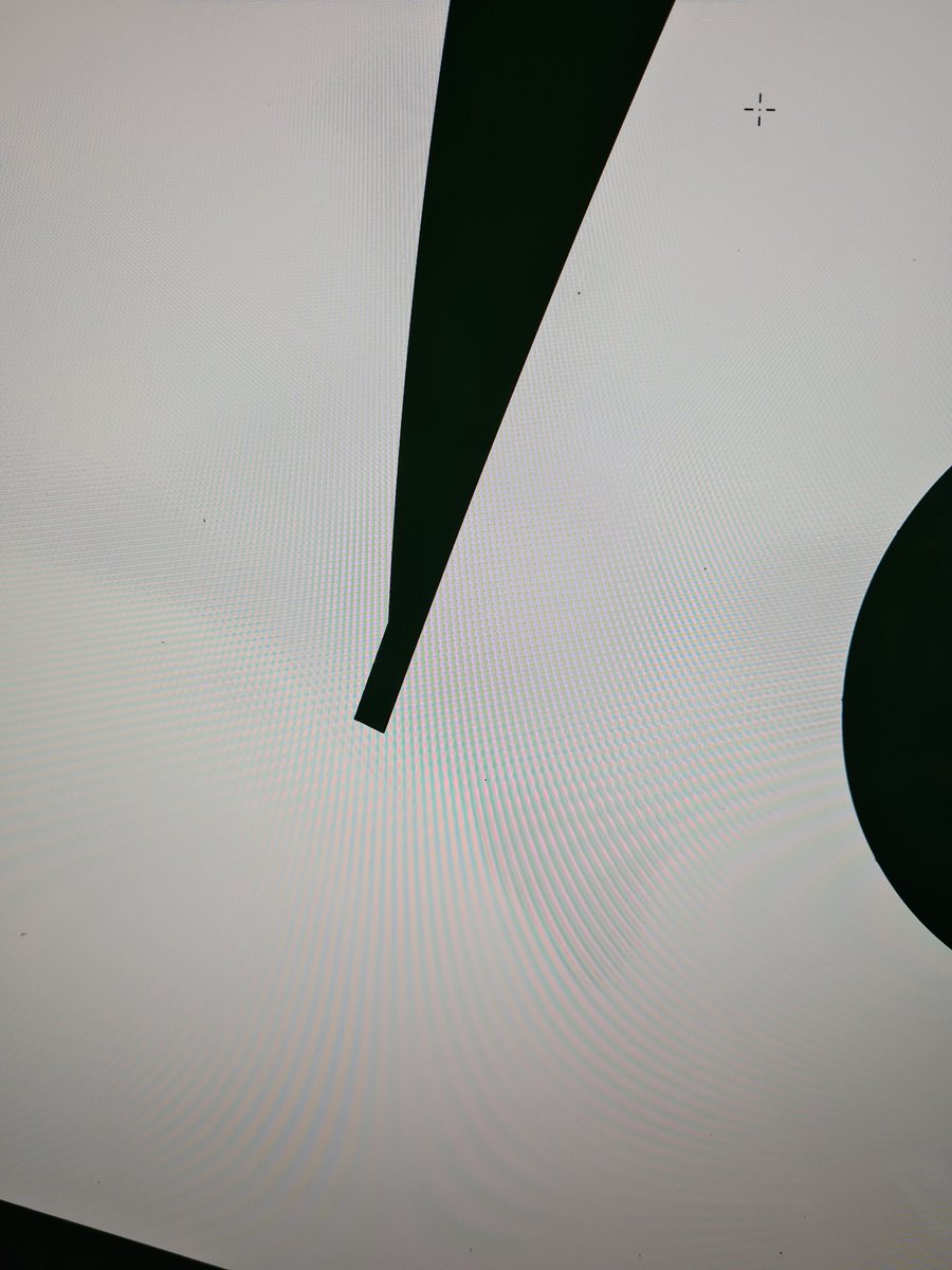 andytsbcreative's tweet photo. Is there a reason @Adobe Illustrator does this on ponits now. Puts in a squard edge at the tip of the point? https://t.co/tXNDaGnnV1