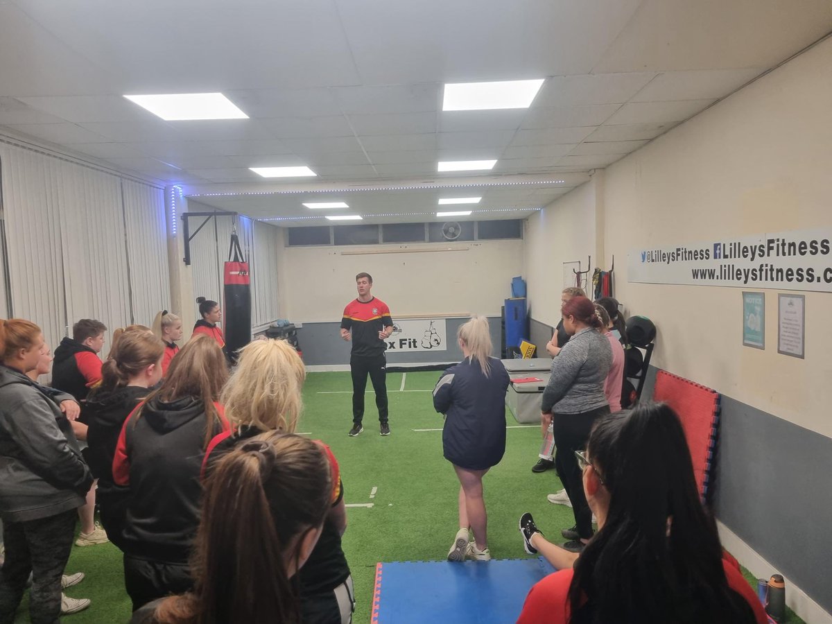 🏋🏻‍♀️ | It was back to work last night for our <a href="/BullsWomen/">Bradford Bulls Women</a> - who started pre-season in gruelling fashion!

🤝 | Huge thanks to <a href="/LilleysFitness/">LilleysFitness</a> for hosting!

#WeAreOne