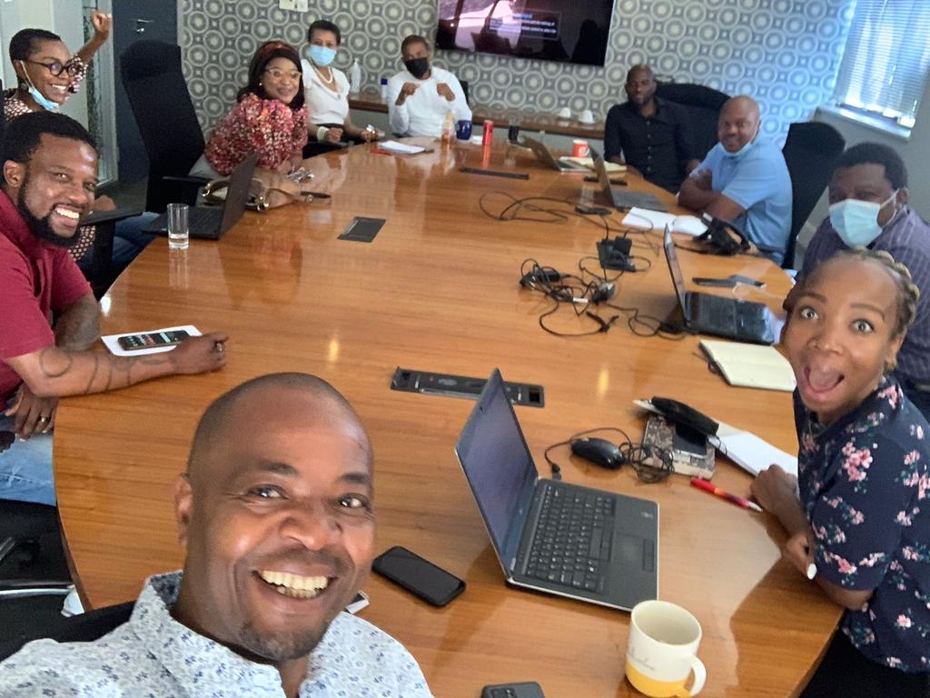 MkhariGiven's tweet photo. Team #ChairmanConversation #ReuelKhozaOnPOWER 9 more sleeps. @Powerfm987 @CapricornFM @cnbcafrica https://t.co/LEaF6JxRt1