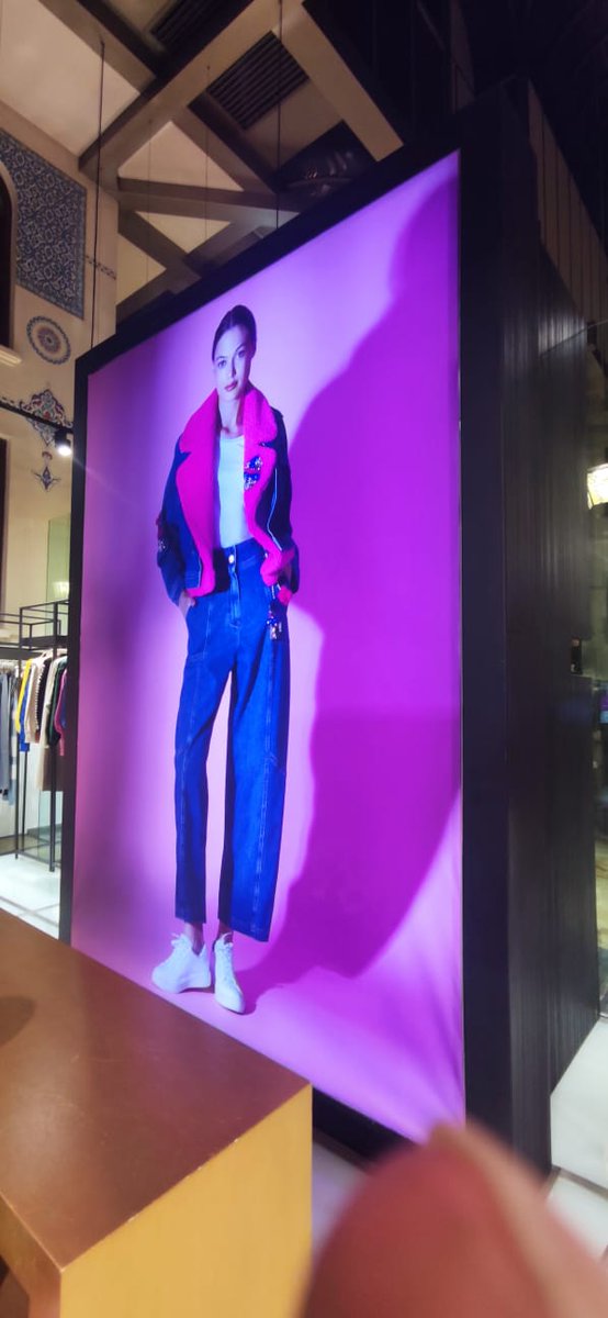 ışıklı kumaş kasa
#tasarim #istanbul #design #instagood #instagram #reklam #tabelarasarım #acikhavareklam #dijitalprint #logo #artwork #billboard #poster #grafiktasarım #grafik #logotype #tabela #ışıklıtabela #dijitalbaskı #kutuharf #stand #camfilmi #rollap #ayaklıkartonet