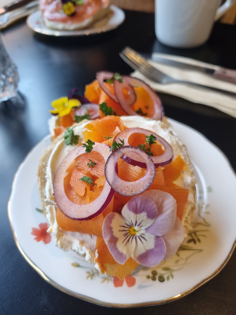 mayahindz's tweet photo. Excited to finally share plans for our @breadflower_ cafe, florist &amp; bagel shop at @KampusMCR! It's a big first for us. Hanukkah supper club, workshops, markets and lots more planned too.

Any support/shares/words of wisdom much appreciated 🧡

Full info: https://t.co/CDBVERe1ZB https://t.co/ceMnUeyoLN