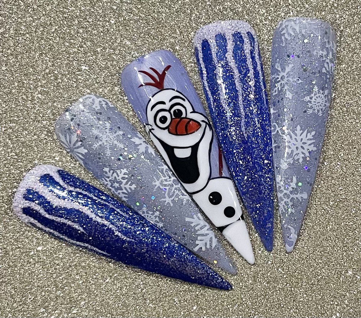 polishedpixie's tweet photo. #olaf #disney #nails https://t.co/9XpEJdRNFU