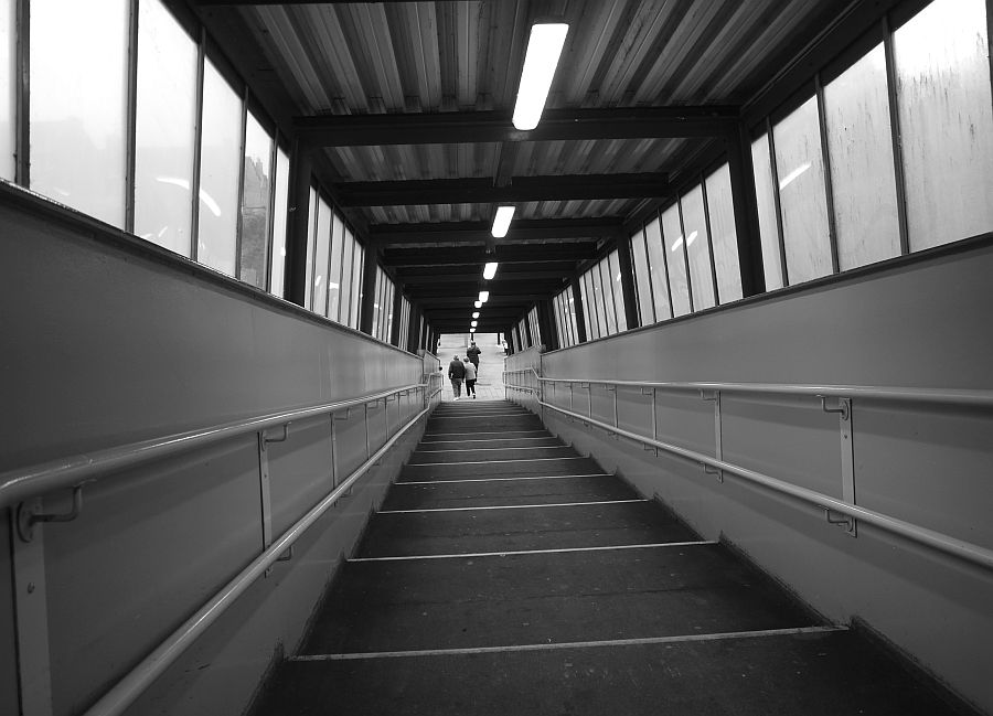 BIRKENHEAD.
Birkenhead Park station, going for the train.
#Birkenhead #BirkenheadPark #Merseyrail #railwaystation #blackandwhitephotography