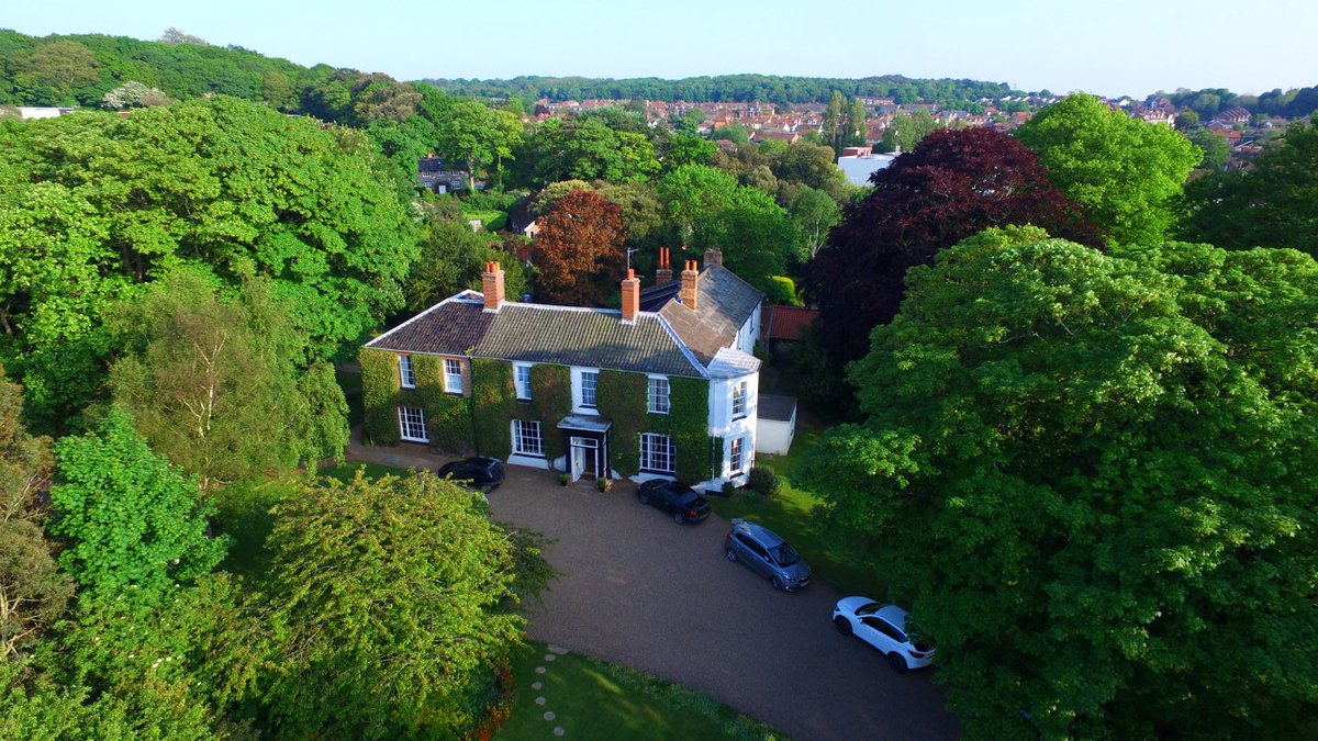 Clare Davies tweet media