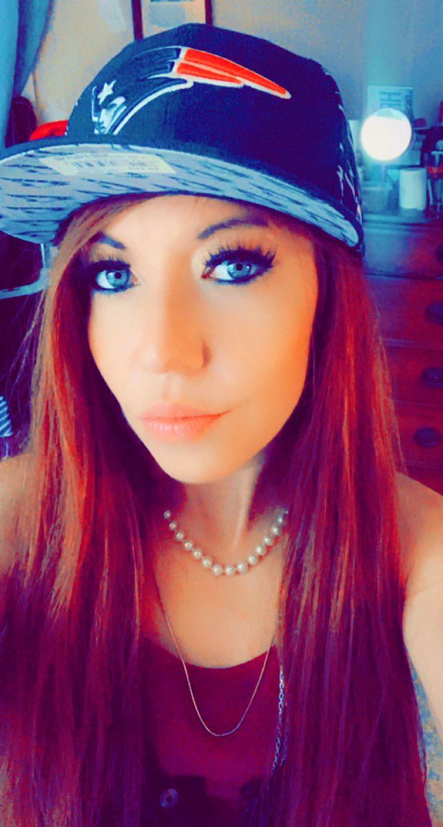 Where can a woman like myself find a real sugar daddy? Not no bullsh*t scam or liar? A real legit man thats looking for a sexy ass woman like myself to spoil &amp; have arm &amp; eye candy like myself? If I get scammers imma report ya asses so just so ya know.. DM me