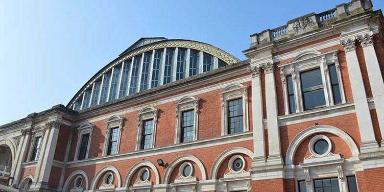 Venues_org_uk's tweet image. .@olympia_london is one of the first venues in the UK to commit to net zero pledge during COP26
bit.ly/3qWlwdl #olympialondon #netzeropledge #eventprofs #eventprofsuk #COP26summit