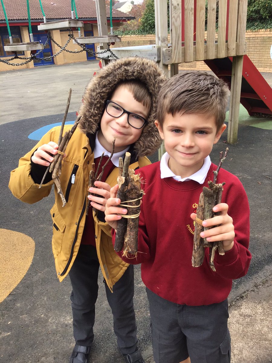 CharterYr3's tweet photo. #outdoorlearning #maths #sticks #groupsof5 #5timestables https://t.co/9bdsxJXBW9