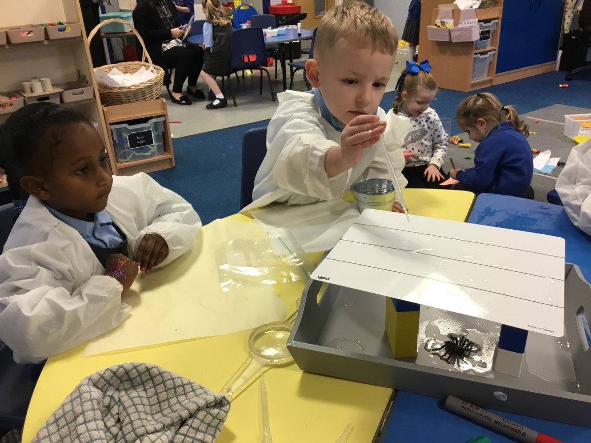 longshawinfants's tweet photo. We became scientists and investigated which material would keep Incy dry #scientists #worldnurseryrhymeweek https://t.co/d7qQbZ0n2E