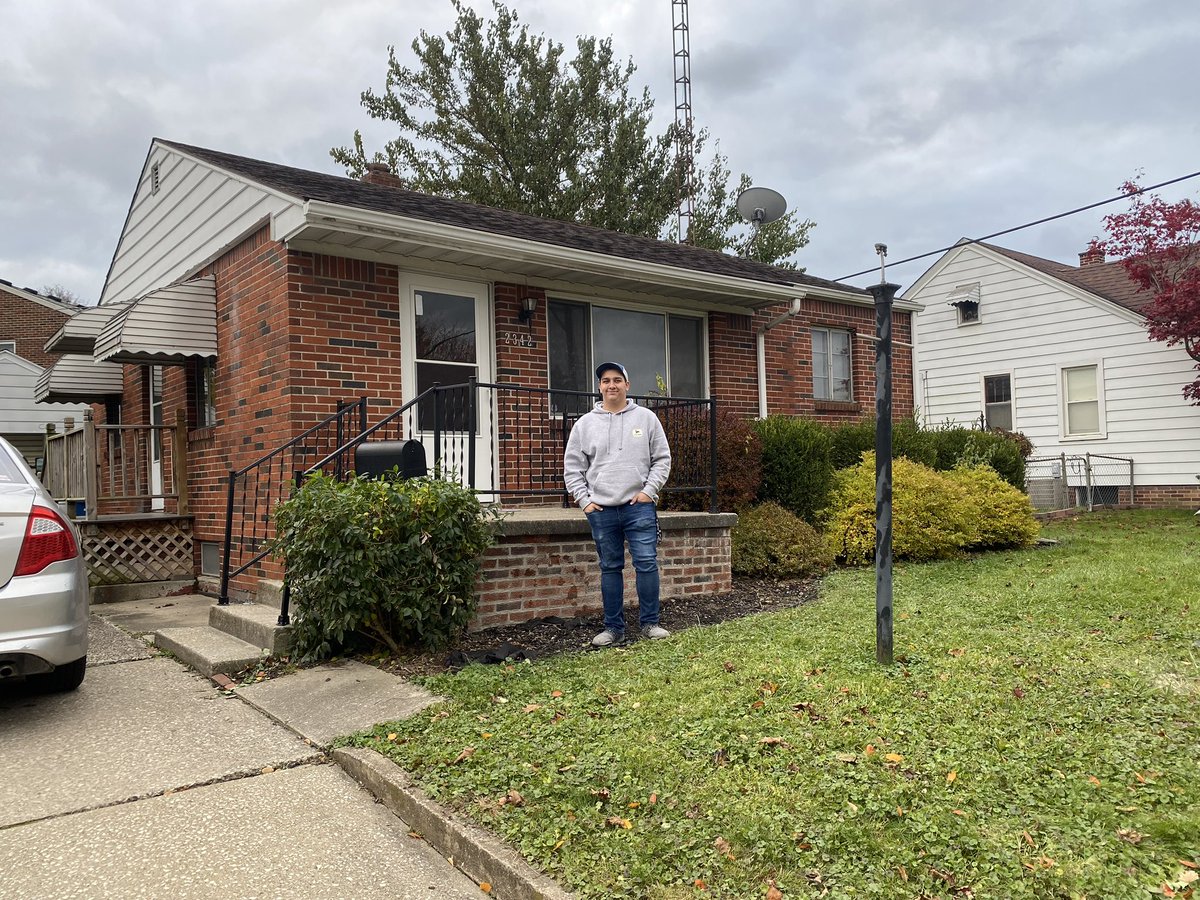 alexway35's tweet photo. It’s crazy to believe that at 20 I’m a home owner! https://t.co/GH2sEQQbE9
