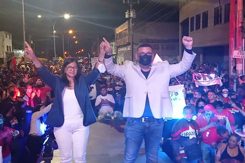 Nuestro Plan de Gobierno posee líneas de trabajo que permitirán elevar los niveles de organización del Poder Popular y de todos los sectores sociales, porque nuestra premisa es comuna o nada de la mano de nuestra futura Gobernadora <a href="/Soykarinacarpio/">Karina Carpio</a>

 Venceremos!!