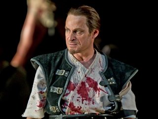 MarkValencia's tweet photo. Phyllida Lloyd's bewitching production of Verdi's Macbeth returns tonight, again starring Simon Keenlyside but this time without (I hope) his titanium forearm splint*. I'm reviewing for @operamagazine
*You can just make it out in this image from last time round. #ROHMacbeth https://t.co/HNmtxr5wjS