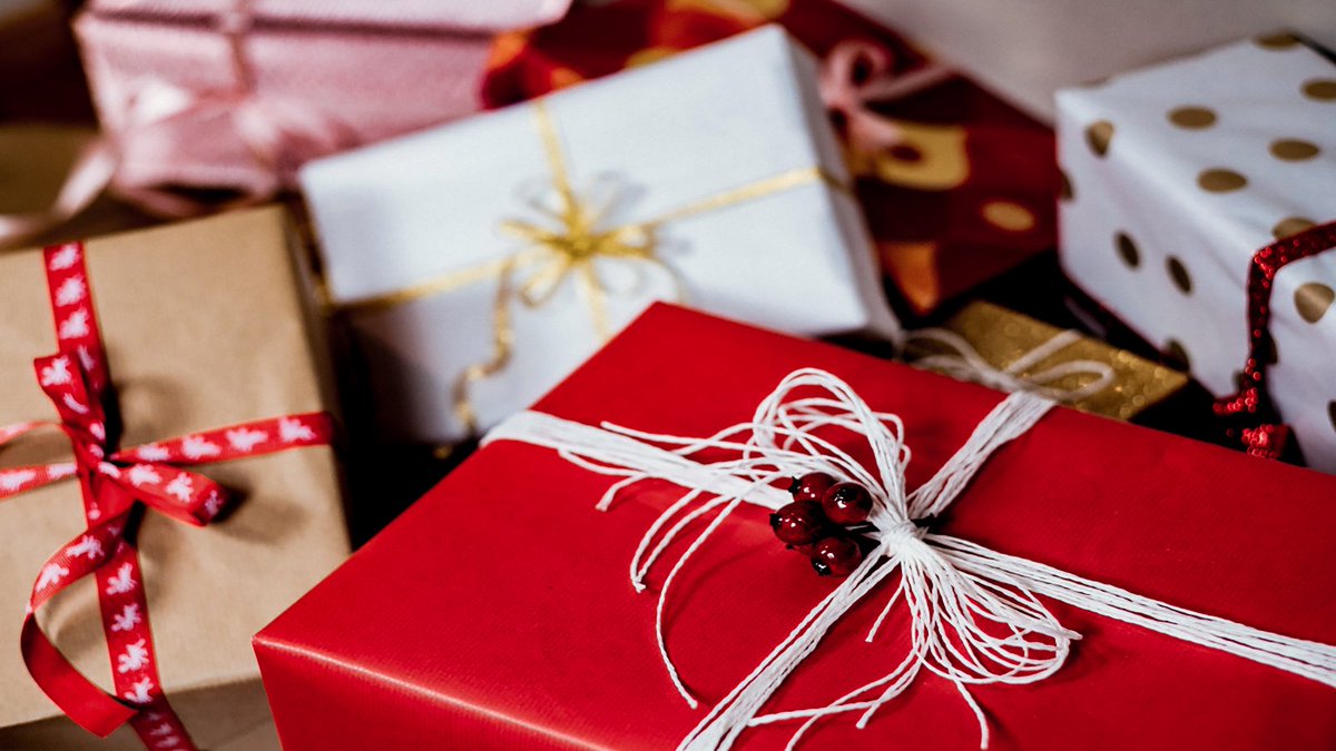 Why not try something different this year take a look at our #Xmas &amp; #NewYear packages we've got it all wrapped up! - dld.bz/eW5mC