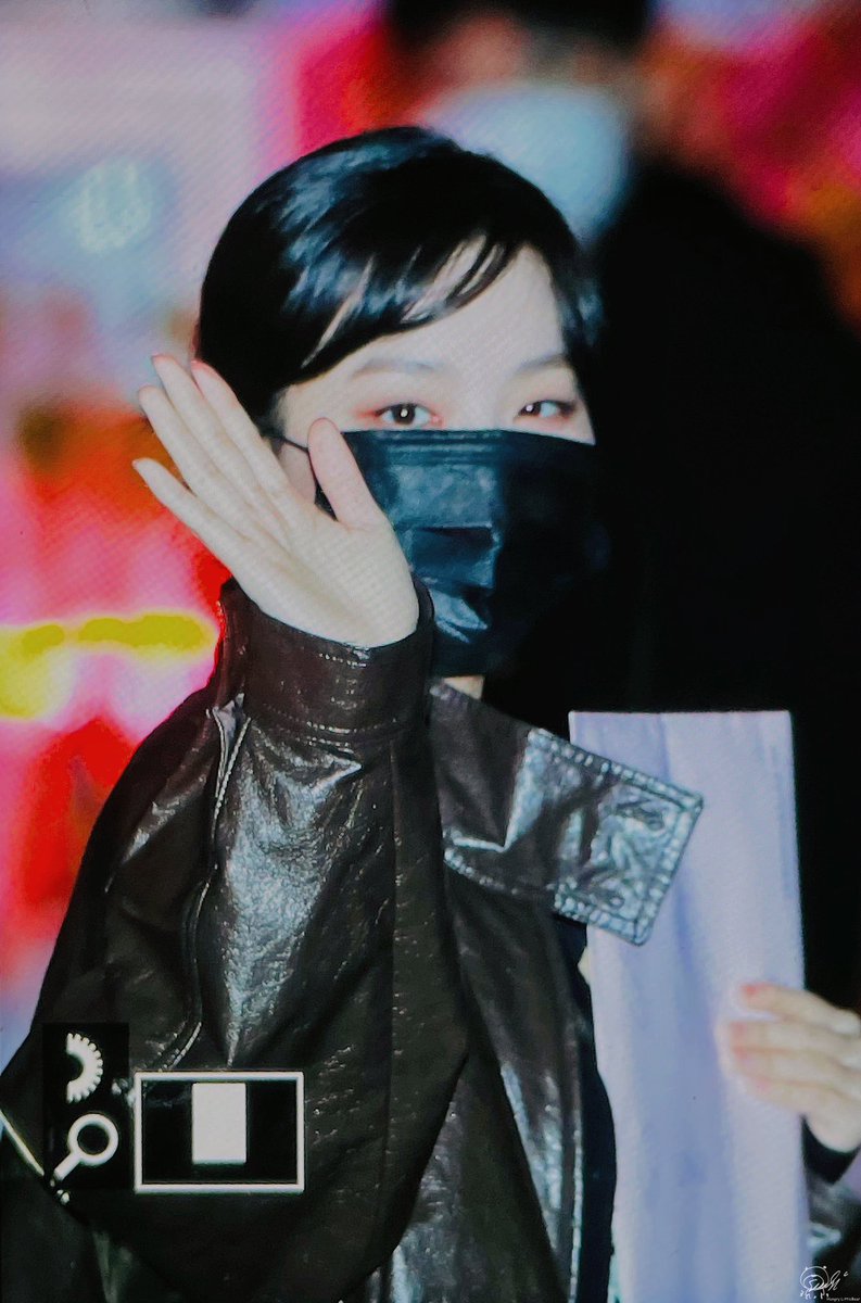 HungryLittleBe2's tweet photo. 20211116 슬기.zip 출근 
#레드벨벳 #RedVelvet #슬기 #Seulgi https://t.co/HOirDGqYSB