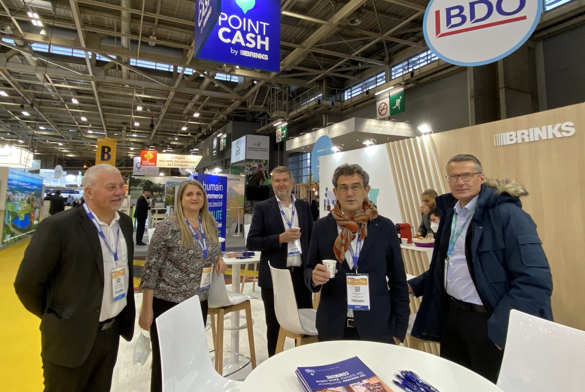 SCourtoisClub's tweet photo. @PointCashBrinks sur le Salon des Maires et Collectivités Locales @salondesmaires Hall 4. Parce que le cash reste indispensable aux commerces et à la vie associative locale. Merci aux 50 premiers Maires qui nous ont fait confiance. #ruralité @ARuralites https://t.co/2j8U1gq6HR