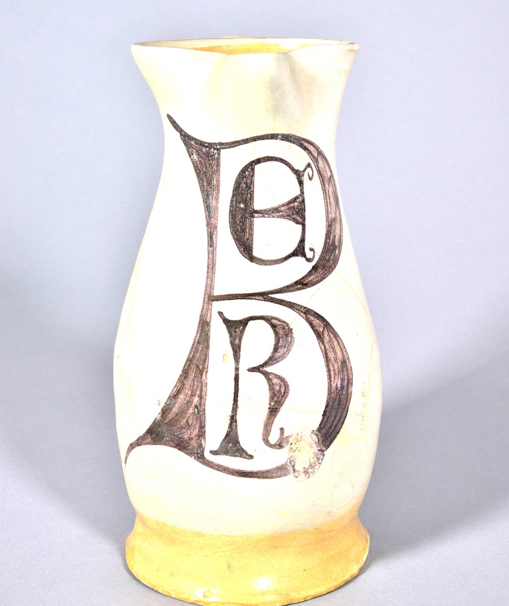micfaenza's tweet photo. 😀Ed ecco a voi questo #Boccale “arcaico” proveniente da sterri faentini, dell'ultimo quarto del XIV secolo, la cui scritta decorativa ha ispirato il titolo della nostra prossima #mostra.
👉Venite a scoprirlo a "Gioia di Ber" dal 26 novembre al 30 aprile 2022
#gioiadibere #vino https://t.co/n6hRRmsWsF