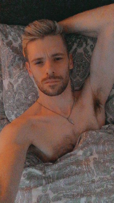 Decided to have a lazy day and have a bit of a lie in ? #bedhead #lazy #gay who’s joining me? https://t