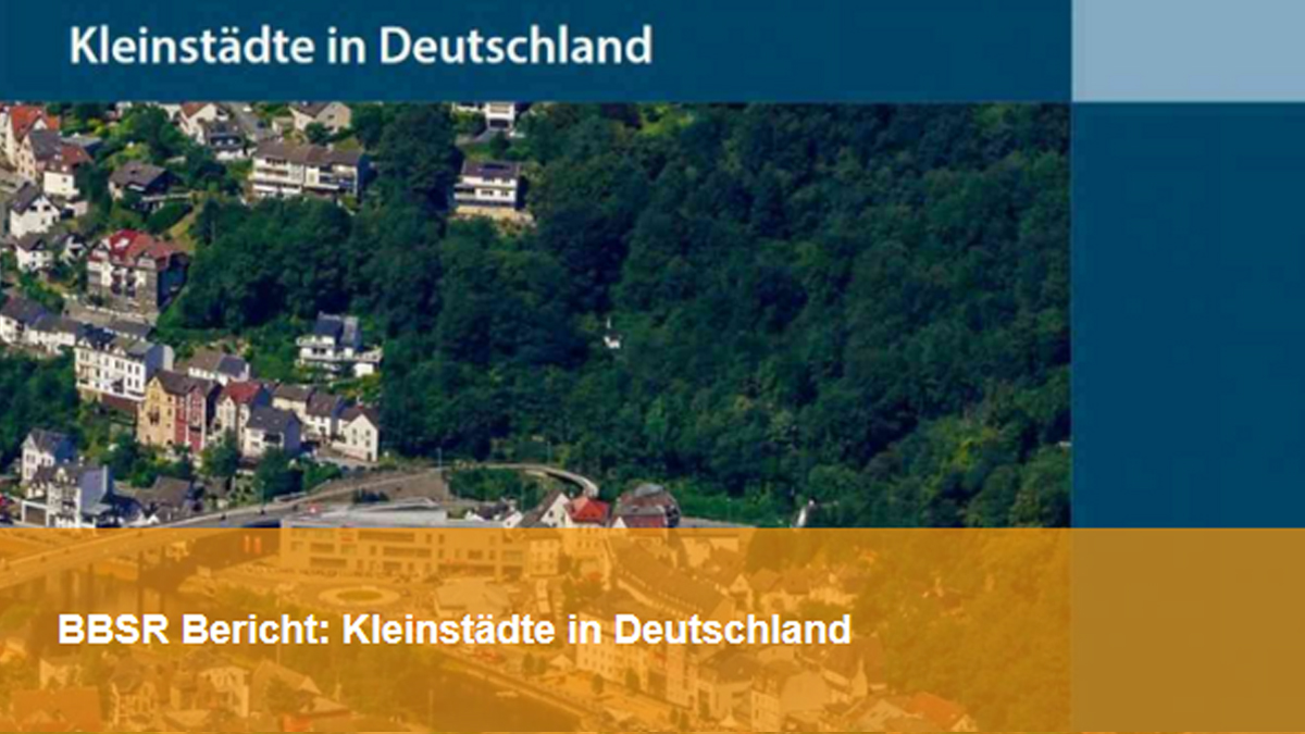 ++ BBSR Bericht: Kleinstädte in Deutschland ++ 

<a href="/bbsr_bund/">BBSR</a> liefert einen quantitativen Überblick und einen qualitativen Bericht über strategische Instrumente und politische sowie wissenschaftliche Aktivitäten in und für Kleinstädte.
Mehr Infos: bit.ly/3kHf2uB