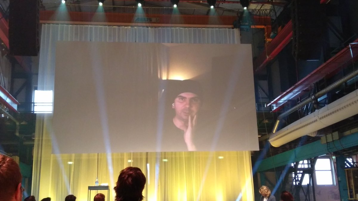 NickSeitzinger's tweet photo. Nu aanwezig bij een AMA met @methode op @FriendsofSearch #FOS21 https://t.co/y7UzHVy81U