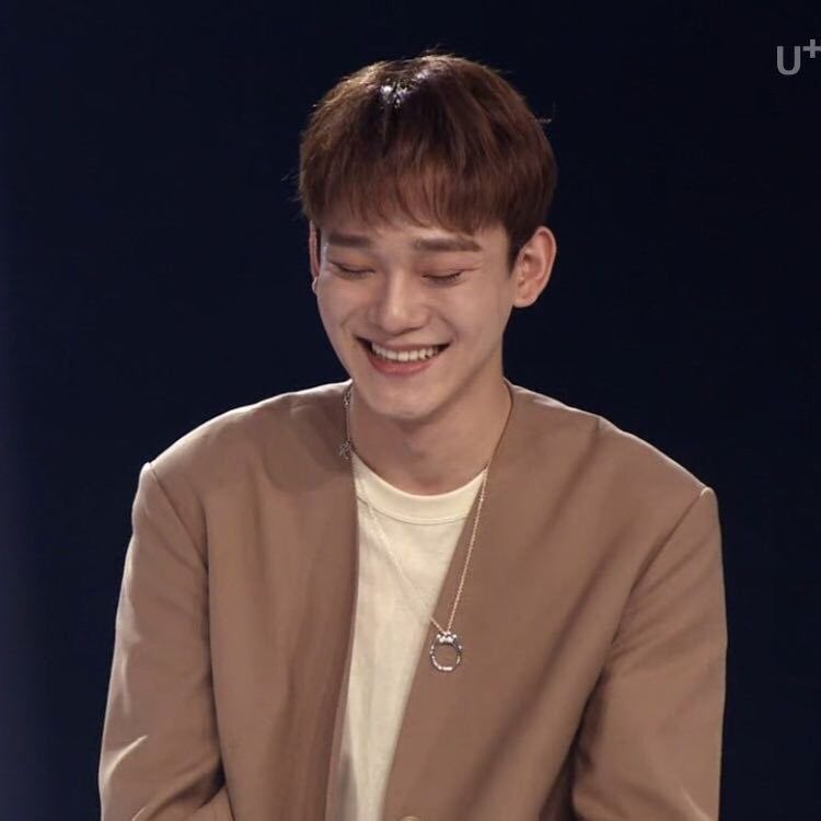 Doh_ale's tweet photo. Chen, no sabes lo feliz que estoy por ti. Que tu familia crezca, que estés feliz, que hayas encontrado ese lugar donde estás construyendo algo bonito. 😭😭🖤

Eres lo más hermoso de este universo, eres nuestro angelito y mereces toda la felicidad del mundo, JongDae. 😭😭🖤 https://t.co/EEIakQfIpV