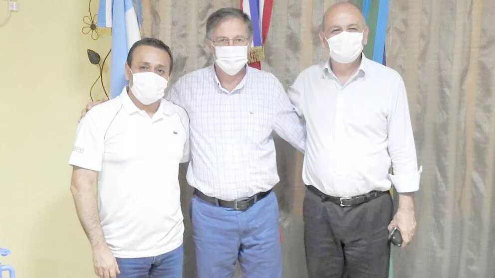 Herrera Ahuad y Wellbach se reunieron con Andrés Cuper - mptnoticias.com/inicio/herrera… <a href="/herrerayflia/">Oscar Herrera Ahuad</a>  <a href="/RicardoWellbach/">Ricardo Wellbach</a> <a href="/WandaMnes/">JuntosPorWanda</a>