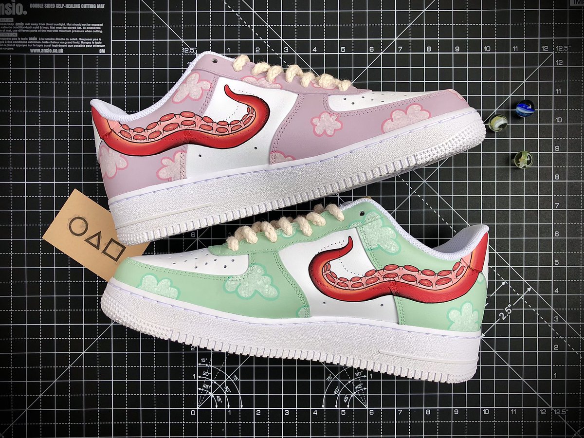 jdocustoms's tweet photo. 🦑 SQUID GAME AF1s🦑

Had to make these after watching the show!

Definitely the most technical pair yet that I’ve done and I’m so happy with how they’ve turned out. 

I’ll put up a few detail pics on here soon!

#SquidGame #customsneakers #custom #netflix https://t.co/m3DeeidL4T