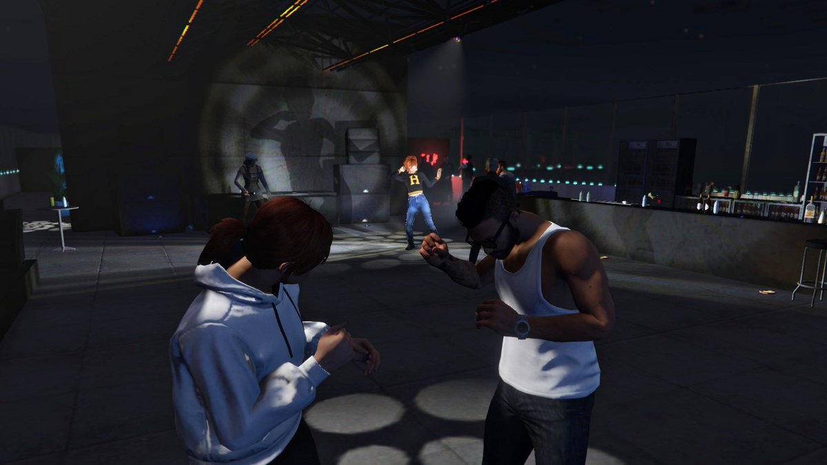 Beistelltisch1's tweet image. #luckyvloben #luckyvliebe @LuckyVde